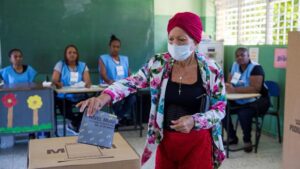 Partidos políticos acogen con reservas resolución método votación