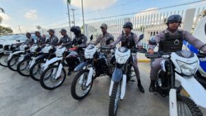 Director de la Policía entrega flotillas de vehículos en Nagua y Samaná