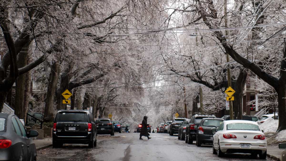 Tormenta en Canadá deja dos muertos y miles sin energía