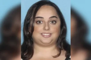Mujer admite que robó $2.8 millones de dólares a anciano de Nueva York