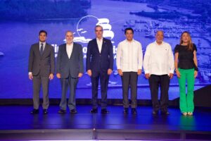 Abinader llama países del Gran Caribe, a trabajar unidos para solución a la crisis del sargazo