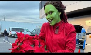 Zoe Saldaña anuncia su retiro de Marvel
