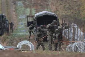 Polonia instala barrera electrónica en frontera con Rusia