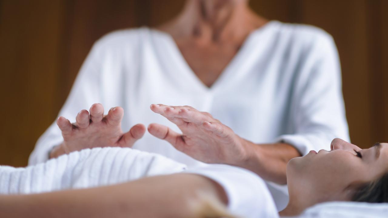 Gurú espiritual hacía sesiones de sanación para manosear incautos
