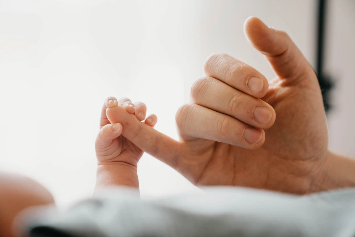 Philip Morris promueve licencia parental de hasta 20 semanas