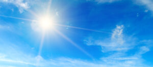Prevén temperaturas calurosas y un cielo opaco por polvo sahariano