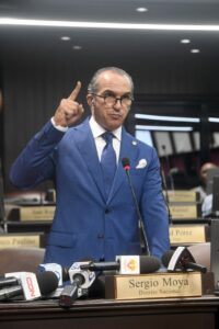 Legisladores respaldan investigación al diputado Sergio Moya por caso Calamar
