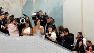 Hispanos que asisten a la Met Gala 2023  