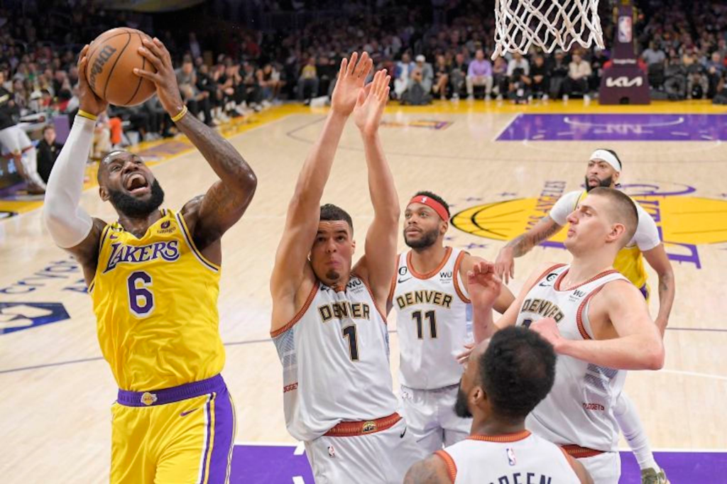 Los números de LeBron James en su 20° temporada NBA