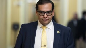 George Santos, el congresista republicano que se inventó su currículo, imputado por fraude y blanqueo de dinero 