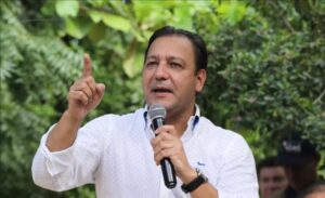 Abel Martínez presenta designaciones en su equipo de campaña