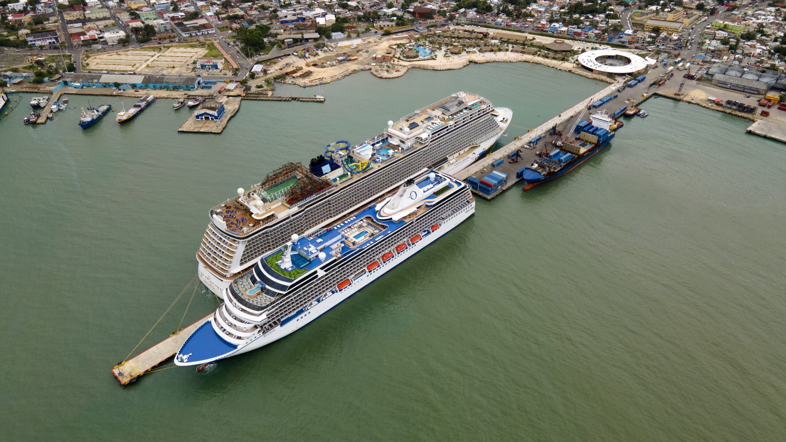 Unos 183 mil cruceristas pisaron suelo dominicano en abril