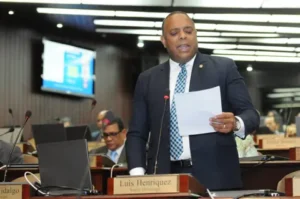 Diputado dice gobierno de Abinader “es el que más préstamos ha tomado en historia de RD”   
