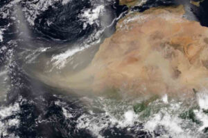 Nube de polvo del Sahara.