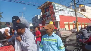VIDEO: Productores de Rancho Arriba regalan vegetales por falta de mercado