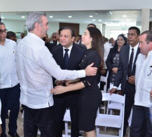 La amistad trasciende la política: Abinader da pésame a su rival Abel Martínez