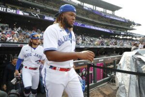 Vladdy Jr. pega un 'grand slam' y lidera paliza 20 – 1 de los Azulejos a los Rays