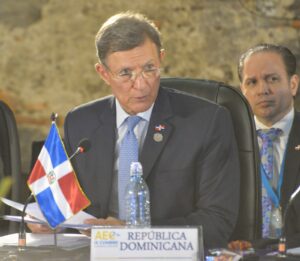 RD logra compromiso de la AEC para enfrentar la crisis del sargazo