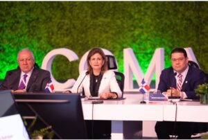 Analizan impacto de las tendencias del comercio en las aduanas