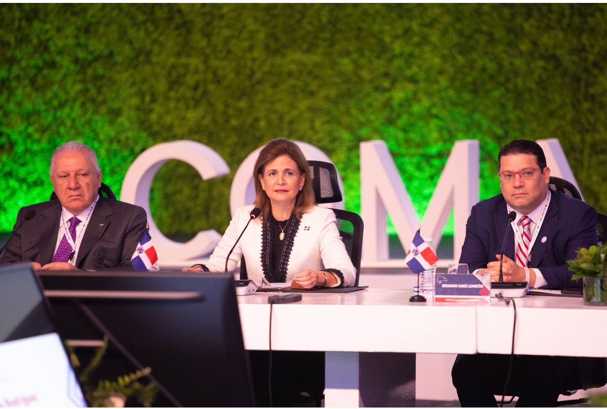 Analizan impacto de las tendencias del comercio en las aduanas