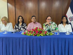 Director de la DAEH se reúne con colaboradores de la provincia Duarte 