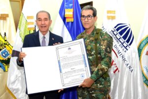 Hospitales militares reciben del MESCyT acreditación universitaria docente 