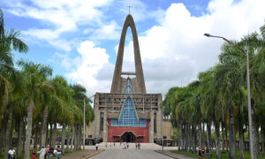 Tras 53 años de espera, reconstruirán vías de acceso a Basílica de Higüey 