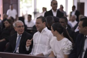 Danilo acompaña a Abel en novenario de Mélida Durán
