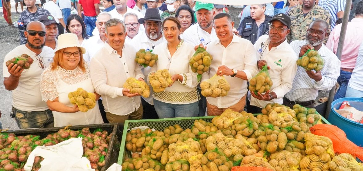 Unos 45 mil se benefician con ferias “INESPRE está de madre” en Santiago y san Cristóbal