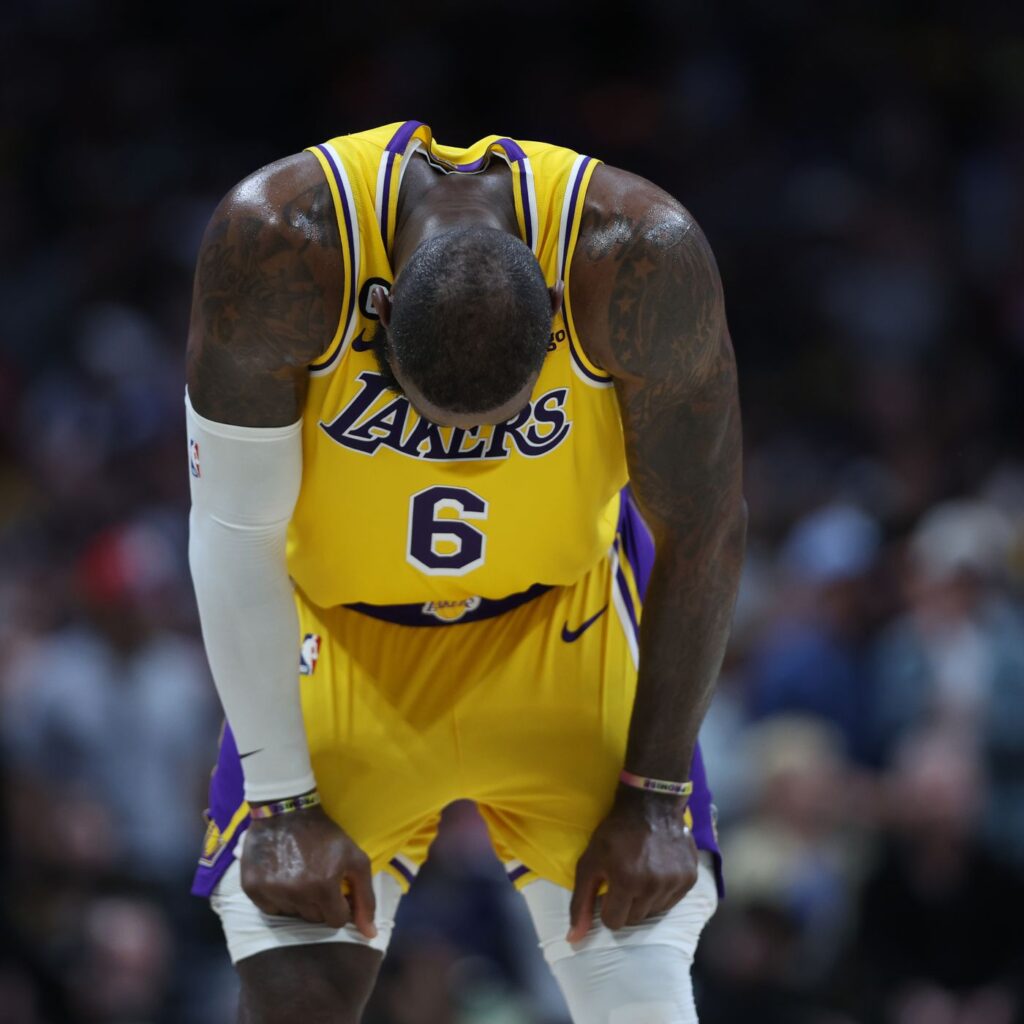 Video: El increíble error viral de LeBron en la derrota de Lakers