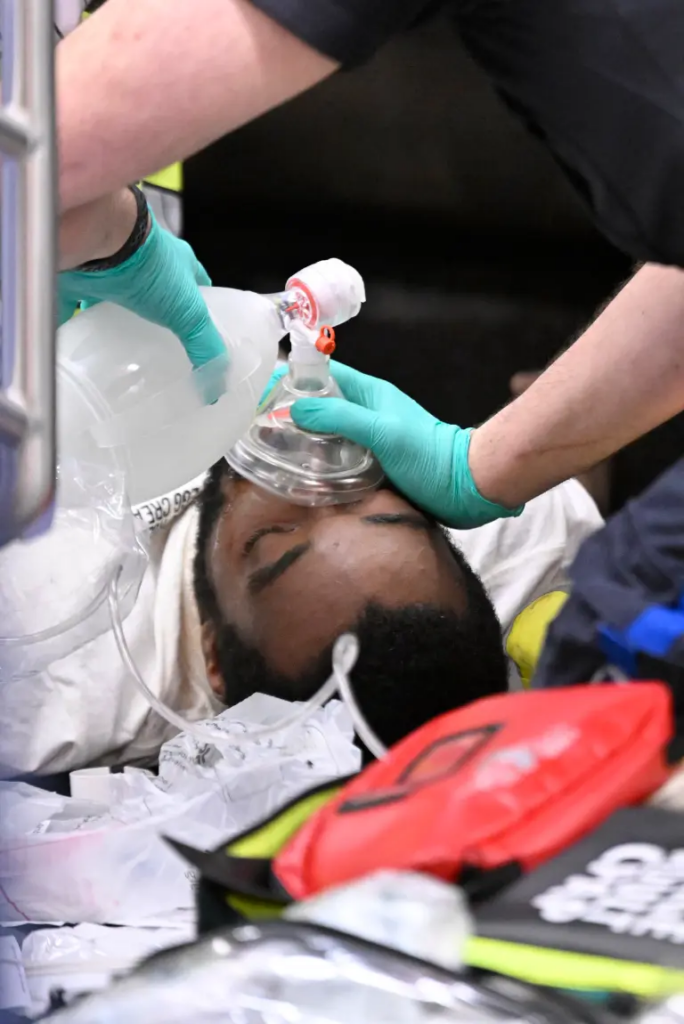 El momento en que estrangulan a un hombre en el metro de Nueva York