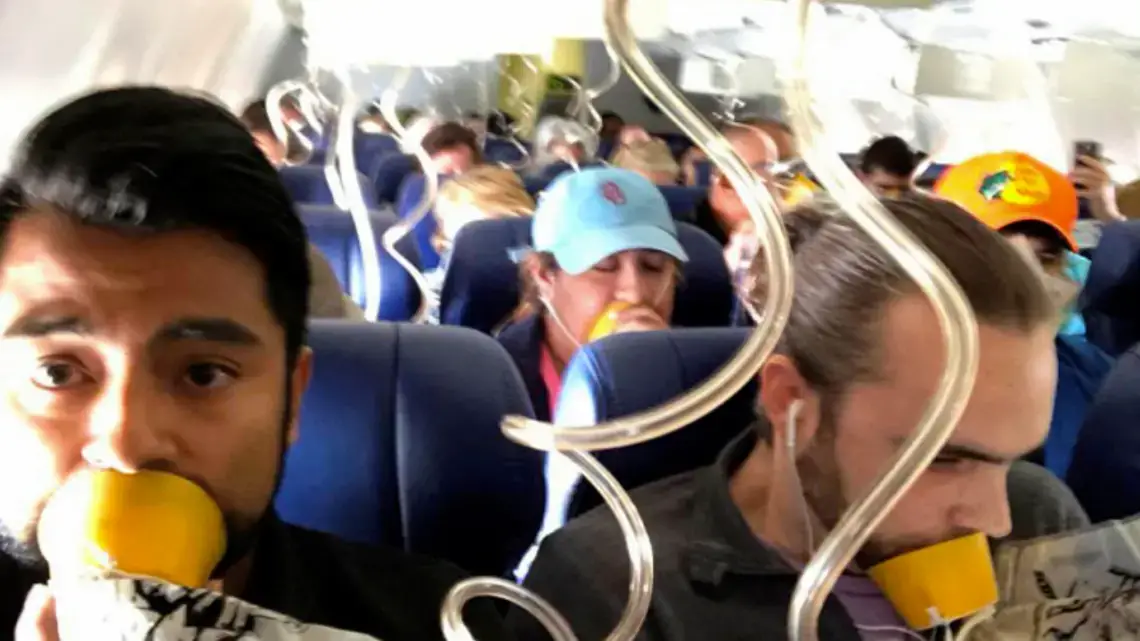 Tremendo susto en avión de JetBlue con destino a Santiago