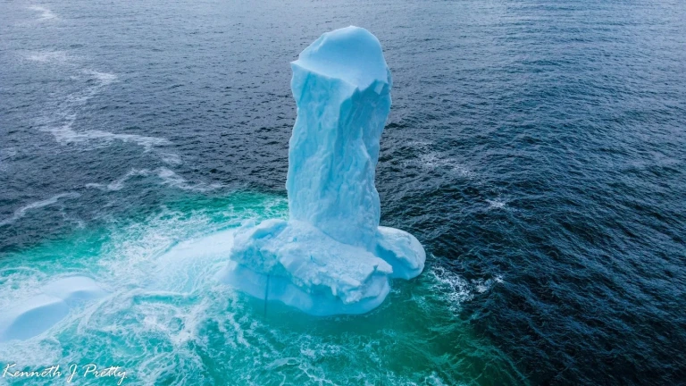 Las fotos de un pene de hielo dan la vuelta al mundo