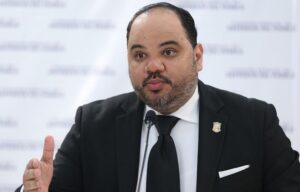 Defensor del Pueblo llama a disputados a asumir rol de conflicto en Cámara de Cuentas