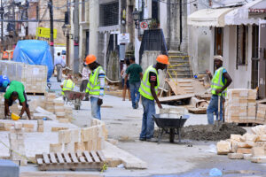 Haitianos acaparan empleos agrícolas y de la construcción en RD