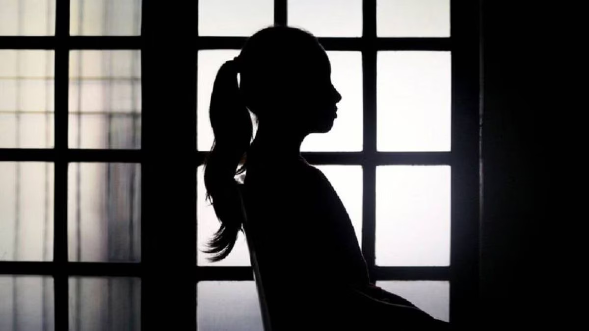 Adolescente de 15 años en Bonao denuncia que su padre la ultrajó