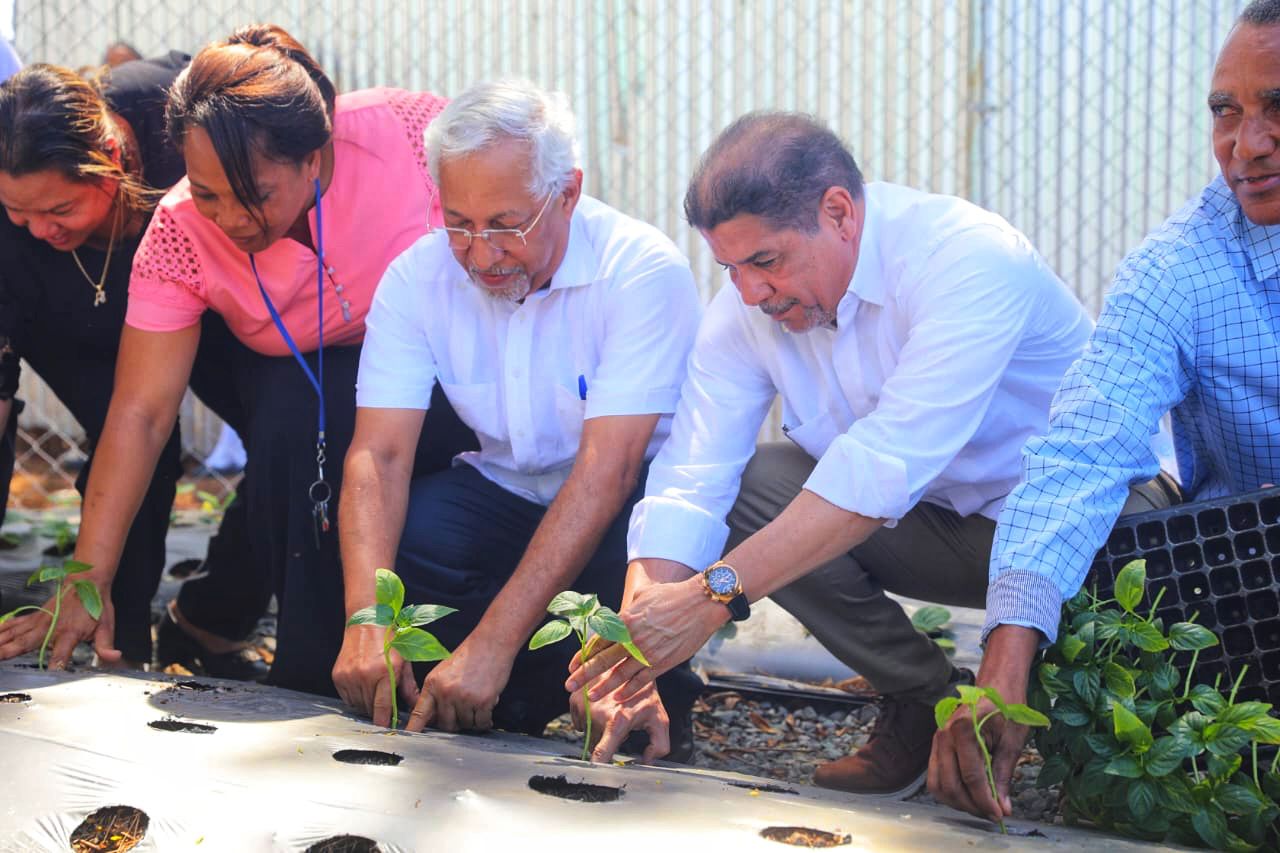 Agricultura y Educación lanzan programa de Huertos Escolares