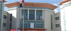 Políticos ven servicios municipales en Santo Domingo Este con 