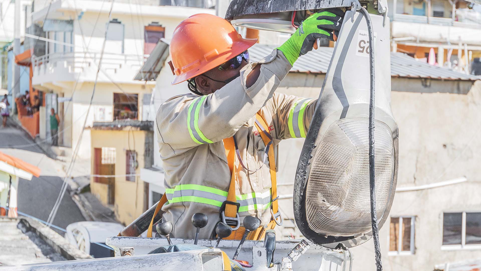 Edesur informa interrupción del servicio eléctrico en Santo Domingo por sobrecarga en subestación
