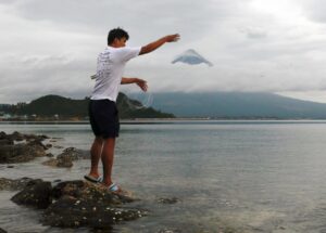 El volcán filipino Mayón expulsa una lengua lava y aumenta el riesgo de erupción mayor 