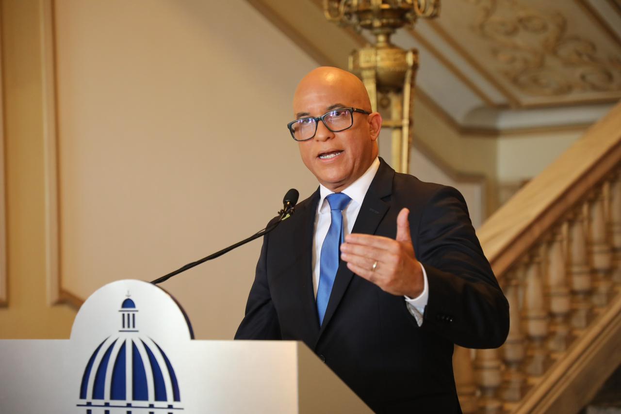 Homero Figueroa a Leonel Fernández: el país prefiere un hombre orquesta que afine lo que otros desafinaron