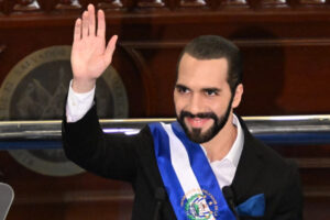 Mano dura contra los pandilleros, el 'éxito' de Bukele en El Salvador