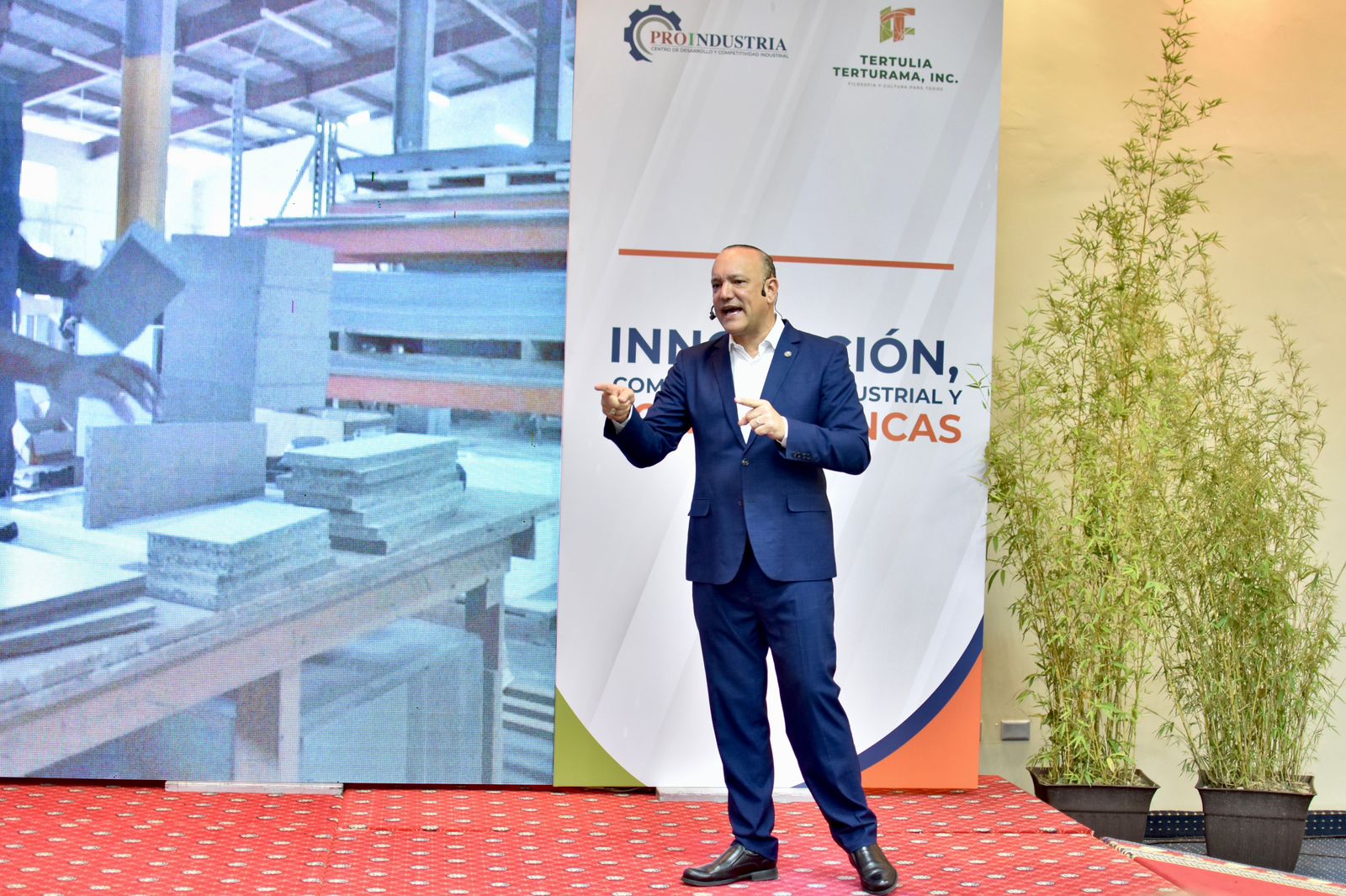 Ulises Rodríguez, presenta logros de PROINDUSTRIA
