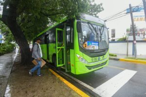 Servidores del MOPC reciben importantes servicios sociales en la gestión de Deligne Ascención 
