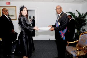 RD hace historia designando primera Embajadora en Las Bahamas 