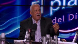 Exministro de Medio Ambiente pide investigar a profundidad origen de espuma en Azua
