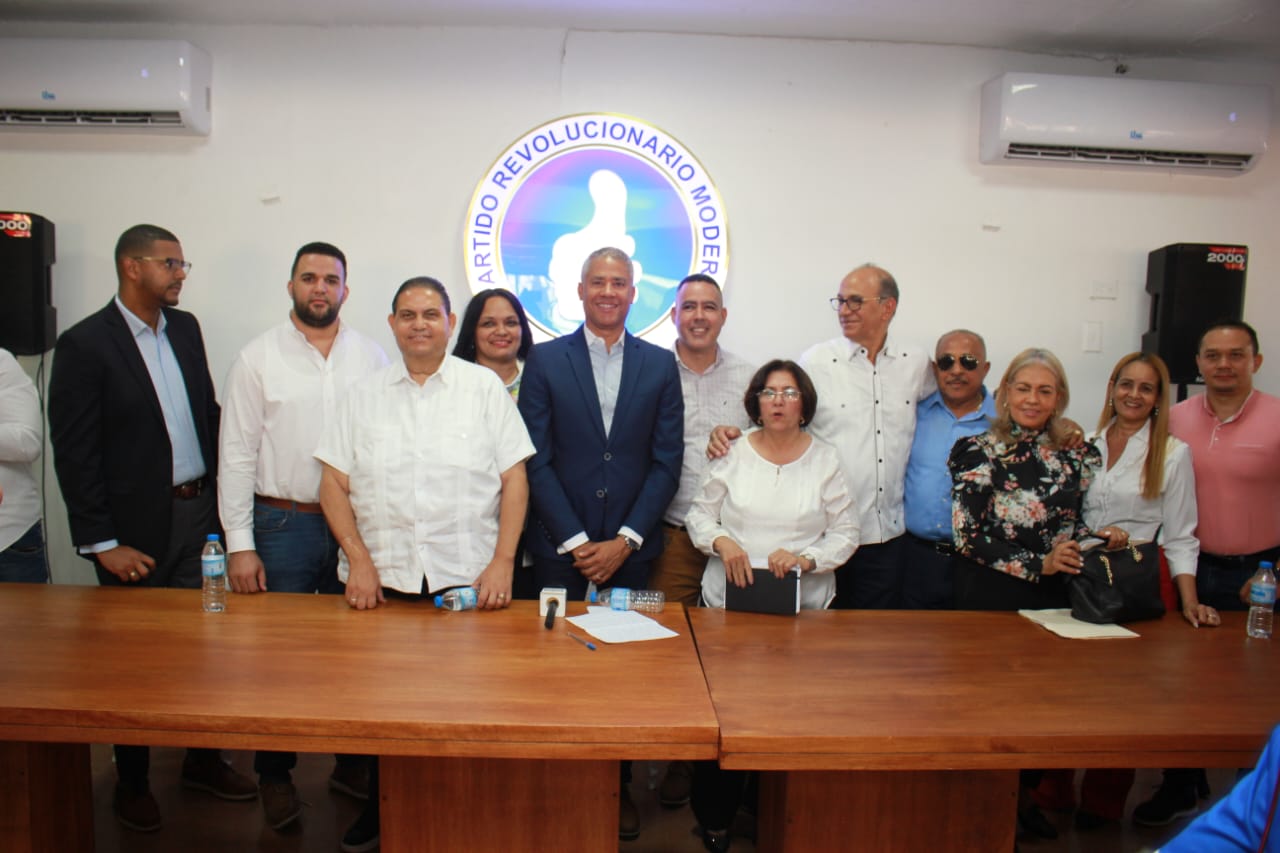 Miles aprueban gestión de Abinader durante jornada “Casa a Casa”