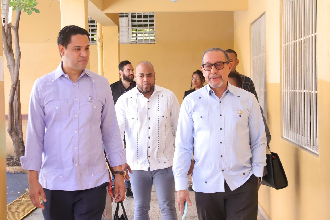 Dirección Regional 15 inicia satisfactoriamente Pruebas Nacionales en el nivel secundario
