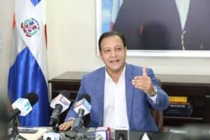 Abel Martínez deplora que 30% del presupuesto de salud se destine a ciudadanos haitianos indocumentados 