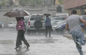 Aguaceros y tormentas eléctricas.